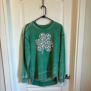 Emerald Leopard Shamrock Women's Crew Neck Sweater